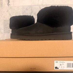 UGG Black Mini Fluff Women’s Shearling Boot
